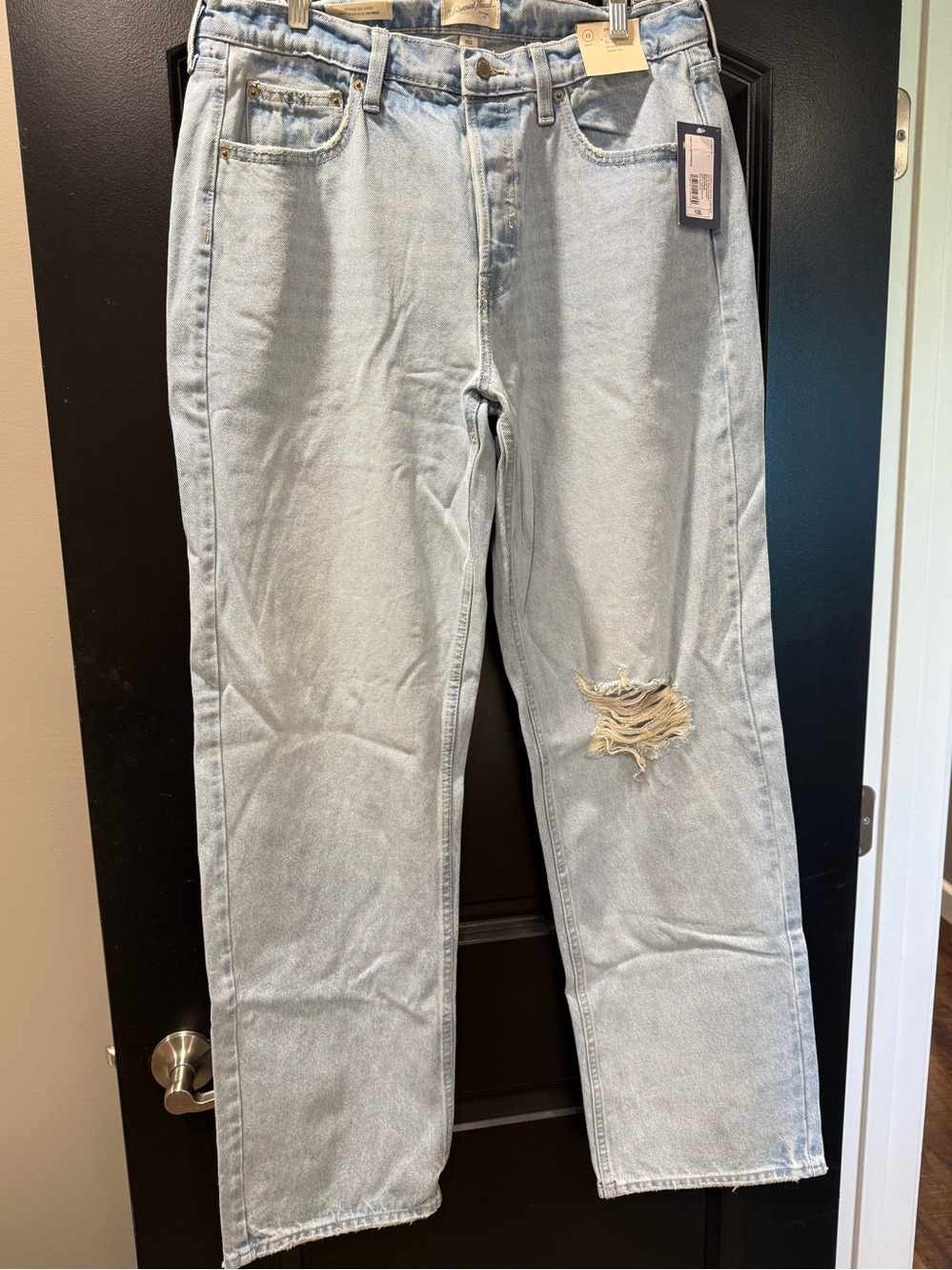 Universal Threads Mid Rise 90s Baggy Jeans w/ Distressed Knee 12L or 14L NWT